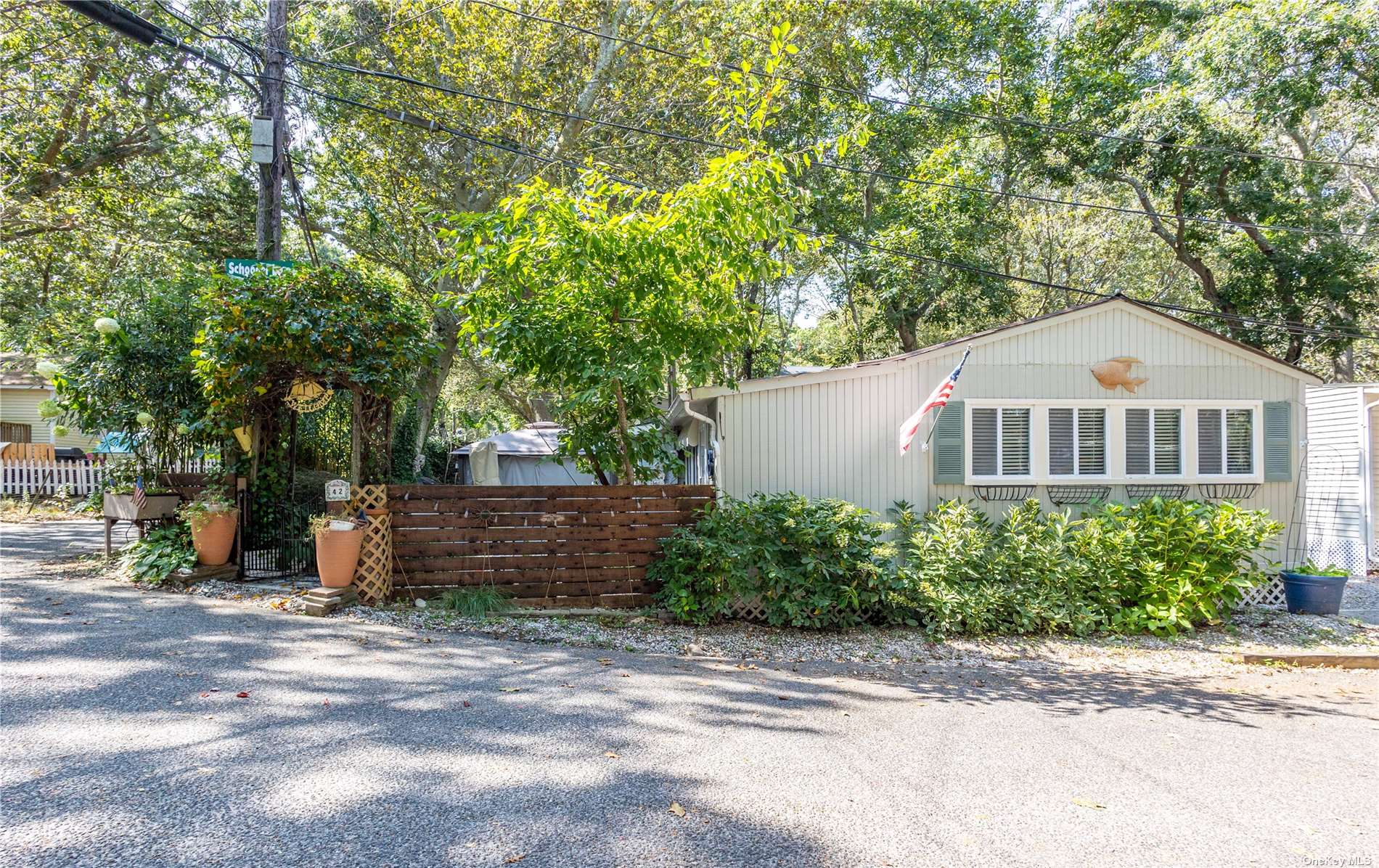 Property for Sale at 42 Cottage Road, Baiting Hollow, Hamptons, NY - Bedrooms: 4 
Bathrooms: 1  - $165,000