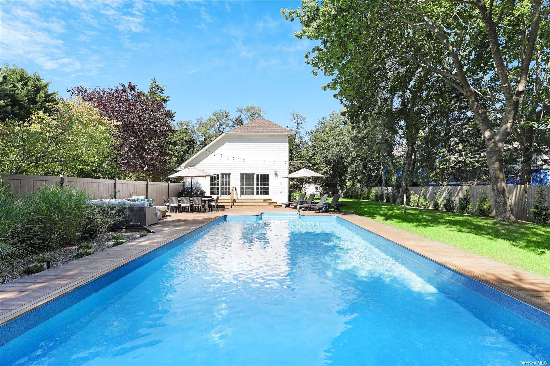 Tanners Neck Lane, Westhampton, Hamptons, NY - 4 Bedrooms  
4 Bathrooms - 