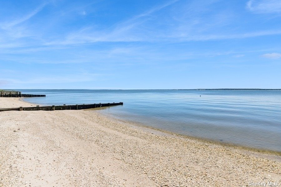 1487 Peconic Bay Boulevard, Laurel, New York image 9