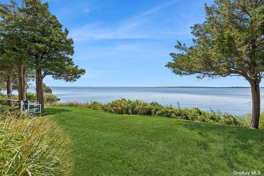 1487 Peconic Bay Boulevard, Laurel, New York image 7