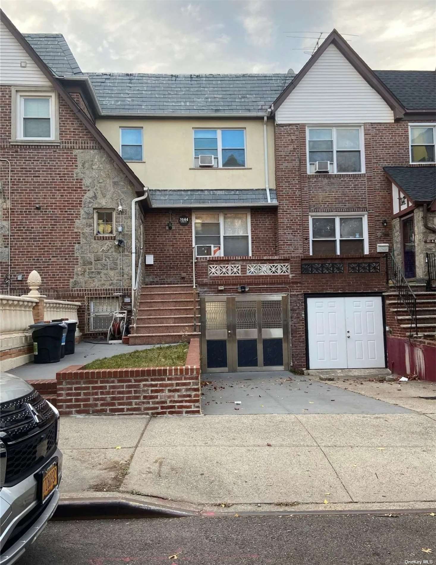 Property for Sale at 89th Street, East Elmhurst, Queens, NY - Bedrooms: 6 
Bathrooms: 3 
Rooms: 9  - $1,299,000