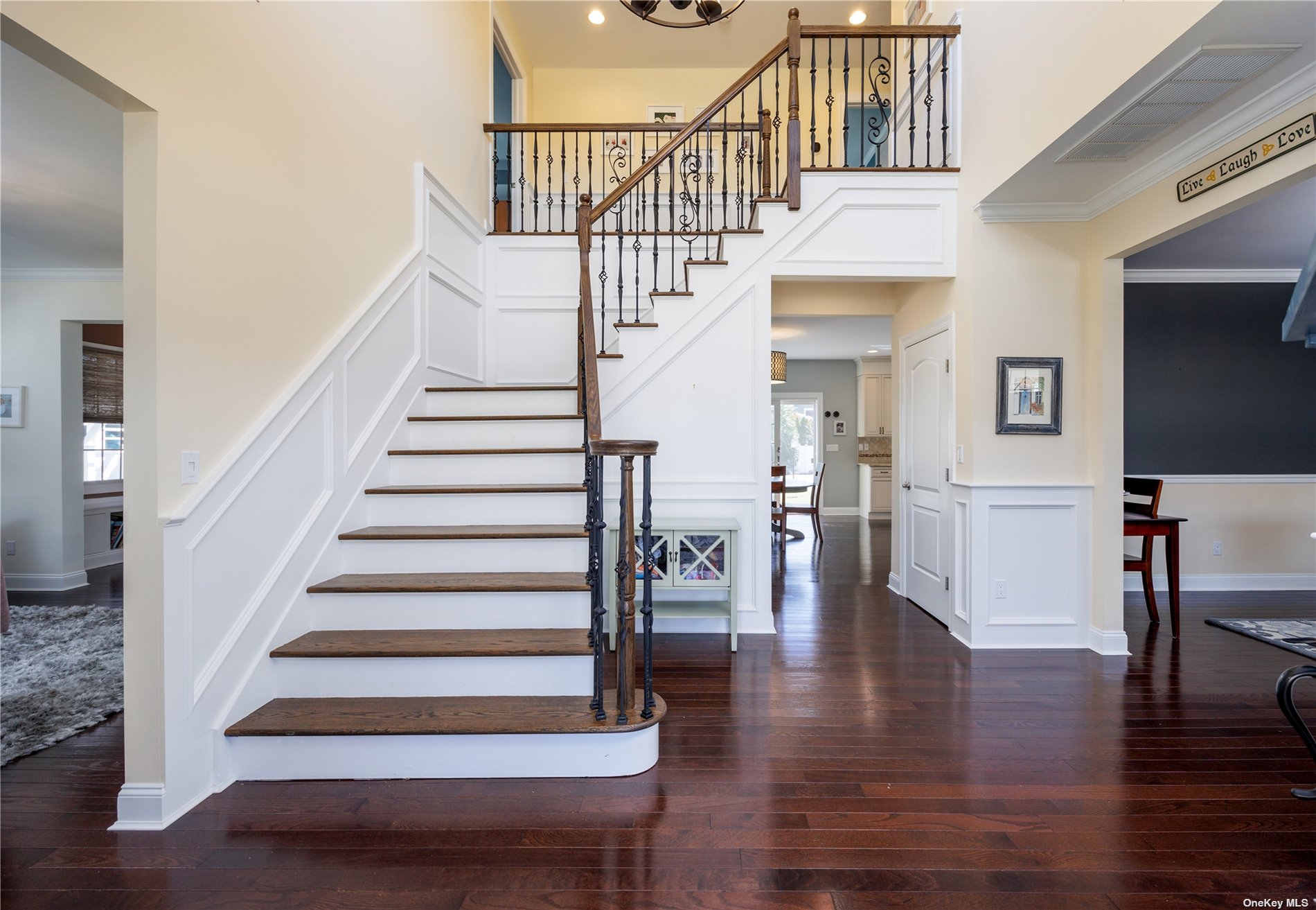 Photo 3 of 24 of 31 Davison Place house