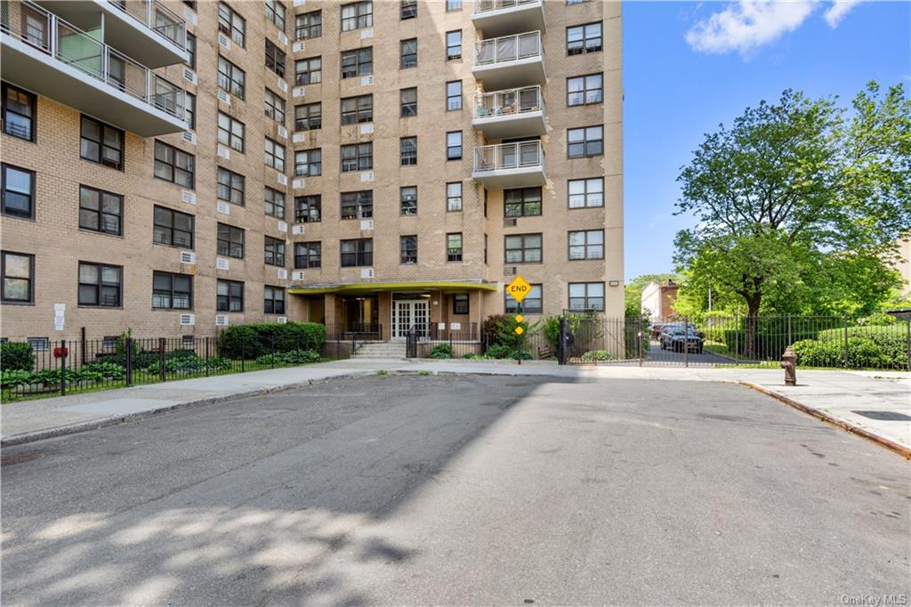 Property for Sale at 1966 Newbold Avenue 610, Bronx, New York - Bedrooms: 1 
Bathrooms: 1 
Rooms: 4  - $169,000