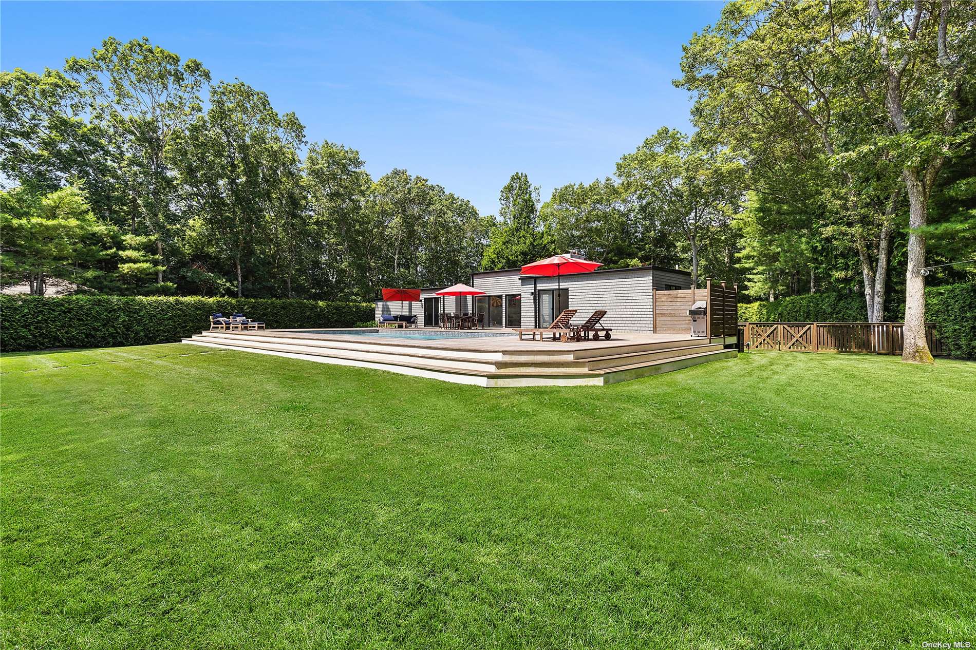 27 Park Circle, Quogue, New York image 2