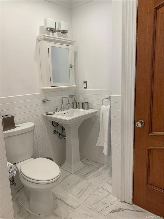 Photo 8 of 15 of 41 Eastern Parkway 2E co-op property