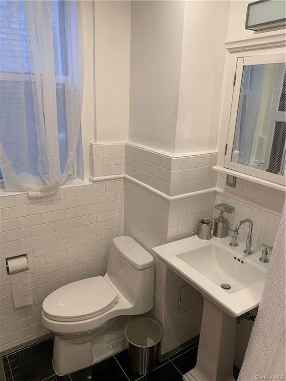 Photo 13 of 15 of 41 Eastern Parkway 2E co-op property