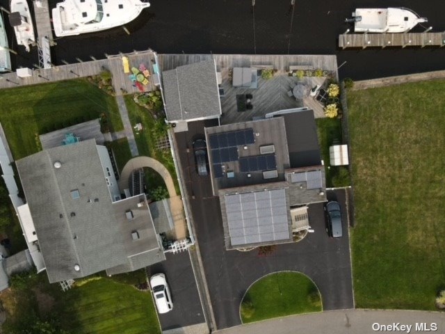 220 W Lake Drive, Lindenhurst, New York image 29