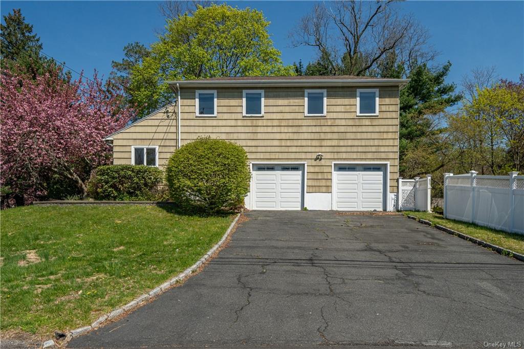 209 Woodhampton Drive, White Plains, New York image 1