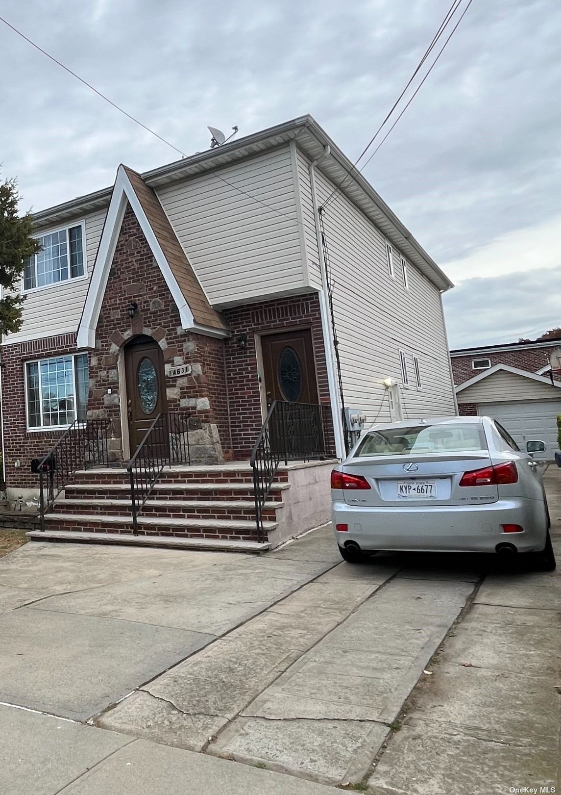 Property for Sale at 183rd Street, Springfield Gardens, Queens, NY - Bedrooms: 6 
Bathrooms: 4 
Rooms: 14  - $1,149,000