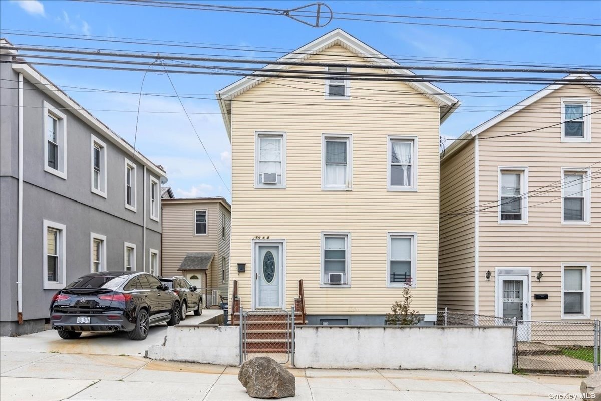 Property for Sale at 11914 15th Avenue, College Point, Queens, NY - Bedrooms: 4 
Bathrooms: 2 
Rooms: 8  - $1,098,000