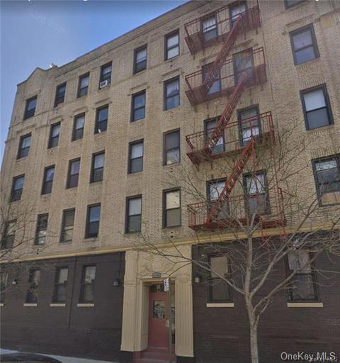 Property for Sale at Hoe Avenue Ave 1B, Bronx, New York - Bedrooms: 4 
Bathrooms: 1 
Rooms: 6  - $189,000