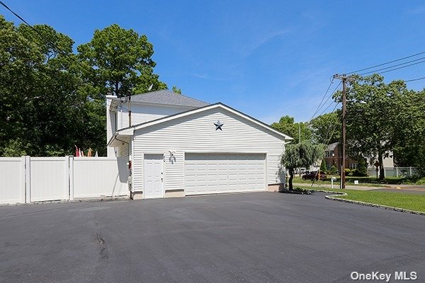 80 Rosevale Avenue, Ronkonkoma, New York image 4