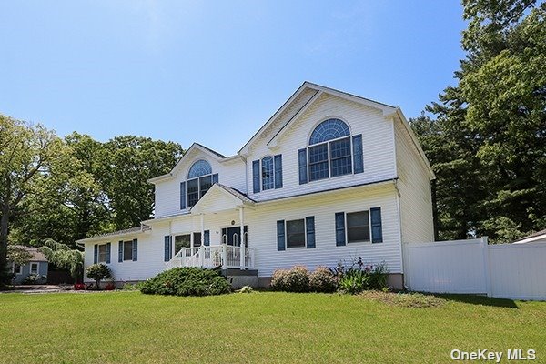 80 Rosevale Avenue, Ronkonkoma, New York image 3