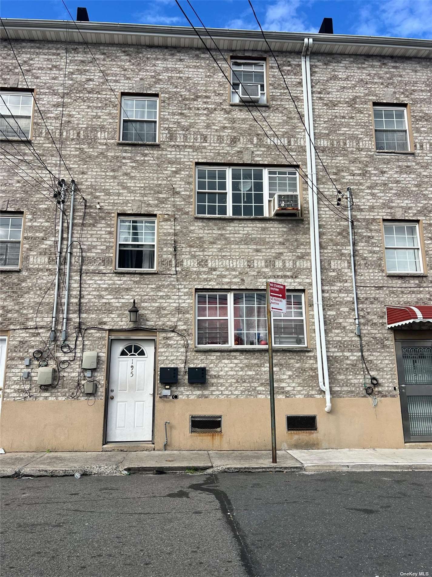 Property for Sale at 195 Beach 26th Street, Far Rockaway, Queens, NY - Bedrooms: 5 
Bathrooms: 3 
Rooms: 9  - $675,000