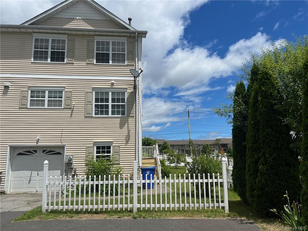 Rental Property at 29 Peach Place, Middletown, New York - Bedrooms: 4 
Bathrooms: 4 
Rooms: 9  - $3,400 MO.