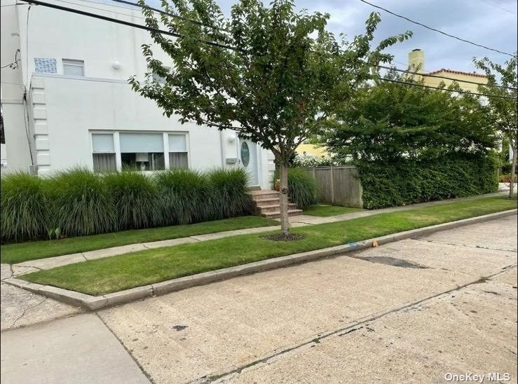 Atlantic Beach, New York 11509, United States, 4 Bedrooms Bedrooms, ,2 BathroomsBathrooms,Residential,Active,29383