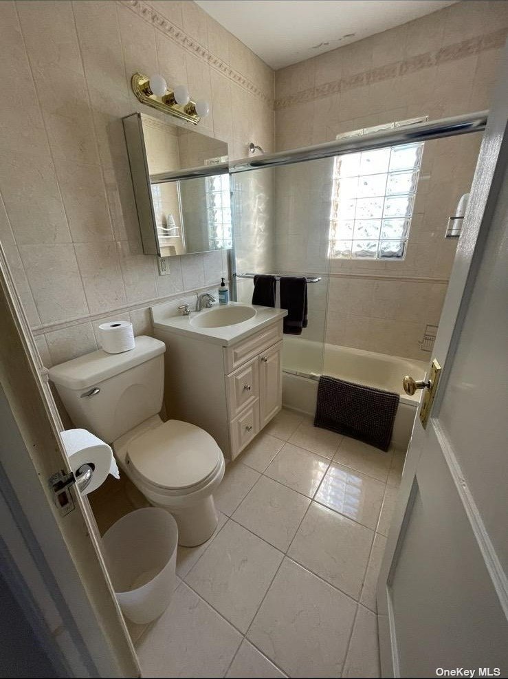 Atlantic Beach, New York 11509, United States, 4 Bedrooms Bedrooms, ,2 BathroomsBathrooms,Residential,Active,29383