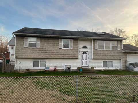 Homes For Sale - 308 Daly Place<br/> Copiague, NY 11726