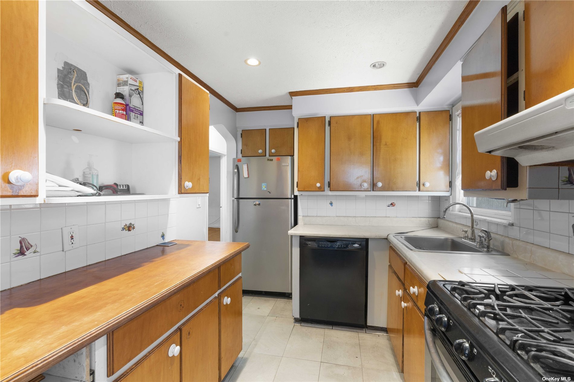 Photo 6 of 22 of 307 Maple Avenue house