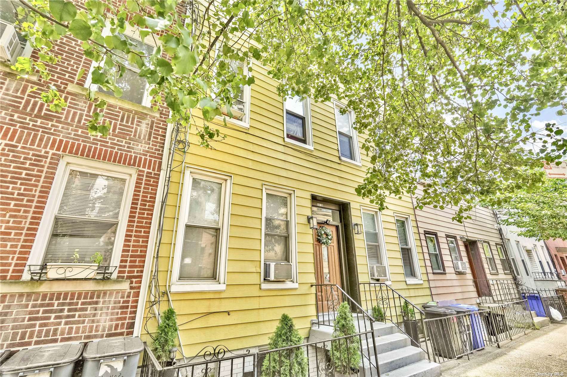 1438 28th Avenue, Astoria, Queens, NY - 8 Bedrooms  
5 Bathrooms  
20 Rooms - 