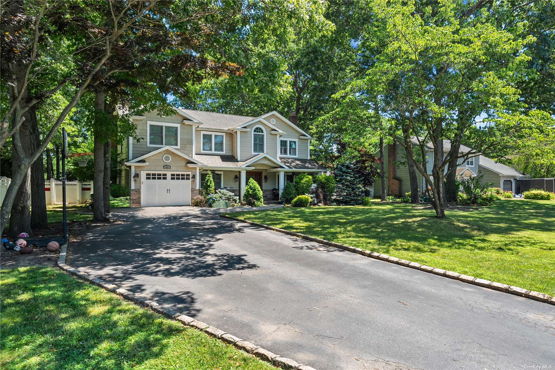 67 Wicks Path, Commack, New York image 3