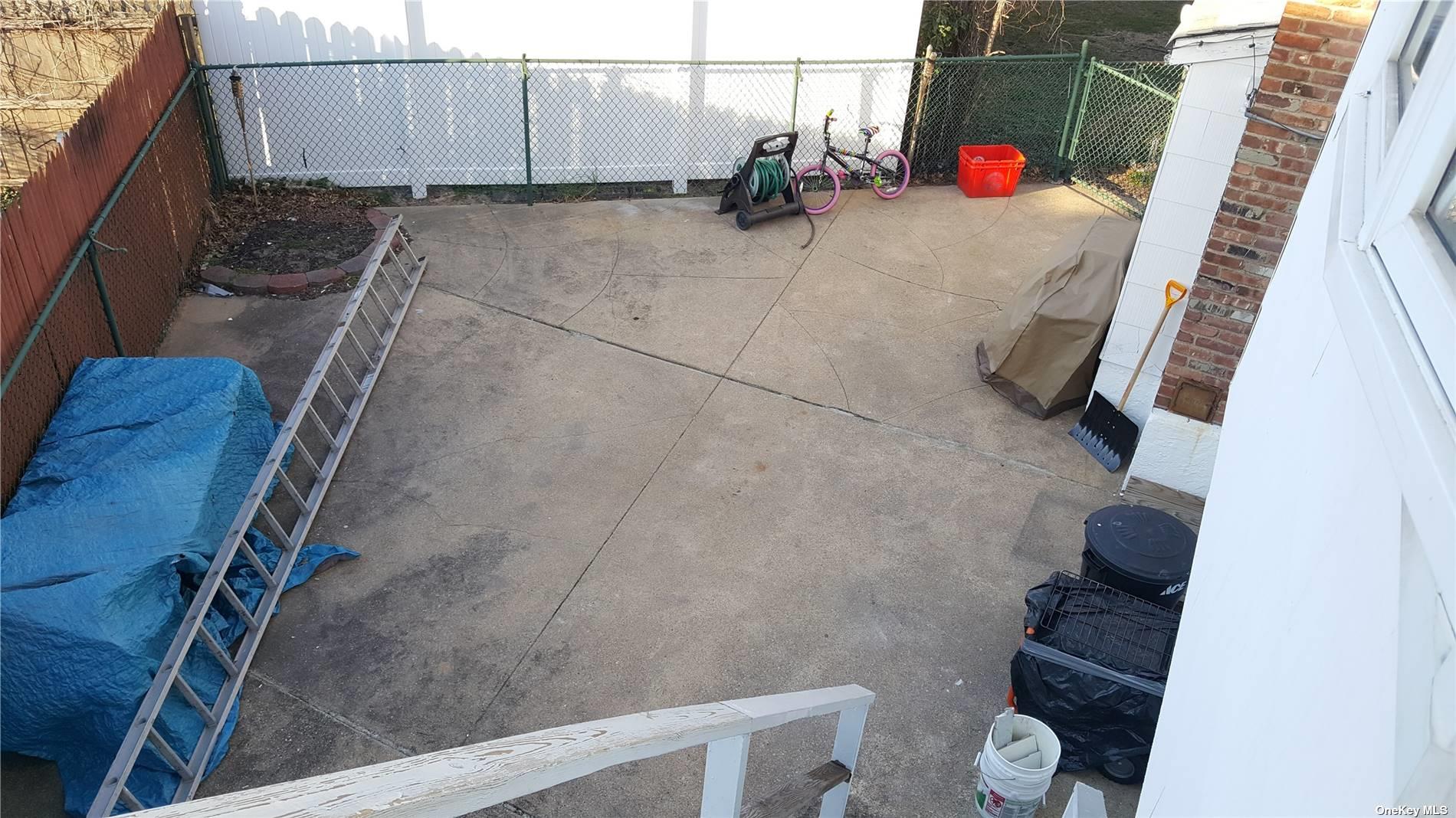 Island Park, New York 11558, United States, 5 Bedrooms Bedrooms, ,2 BathroomsBathrooms,Residential,Active,29494