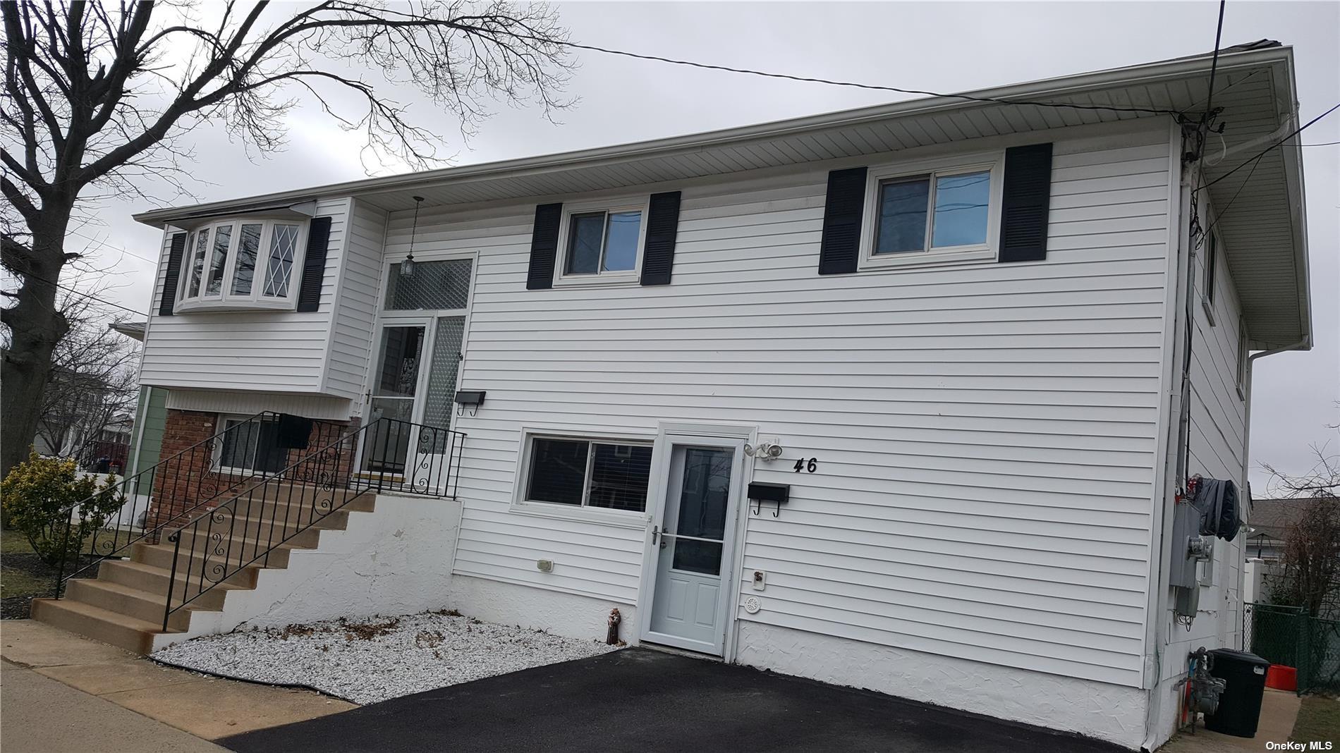 Island Park, New York 11558, United States, 5 Bedrooms Bedrooms, ,2 BathroomsBathrooms,Residential,Active,29494