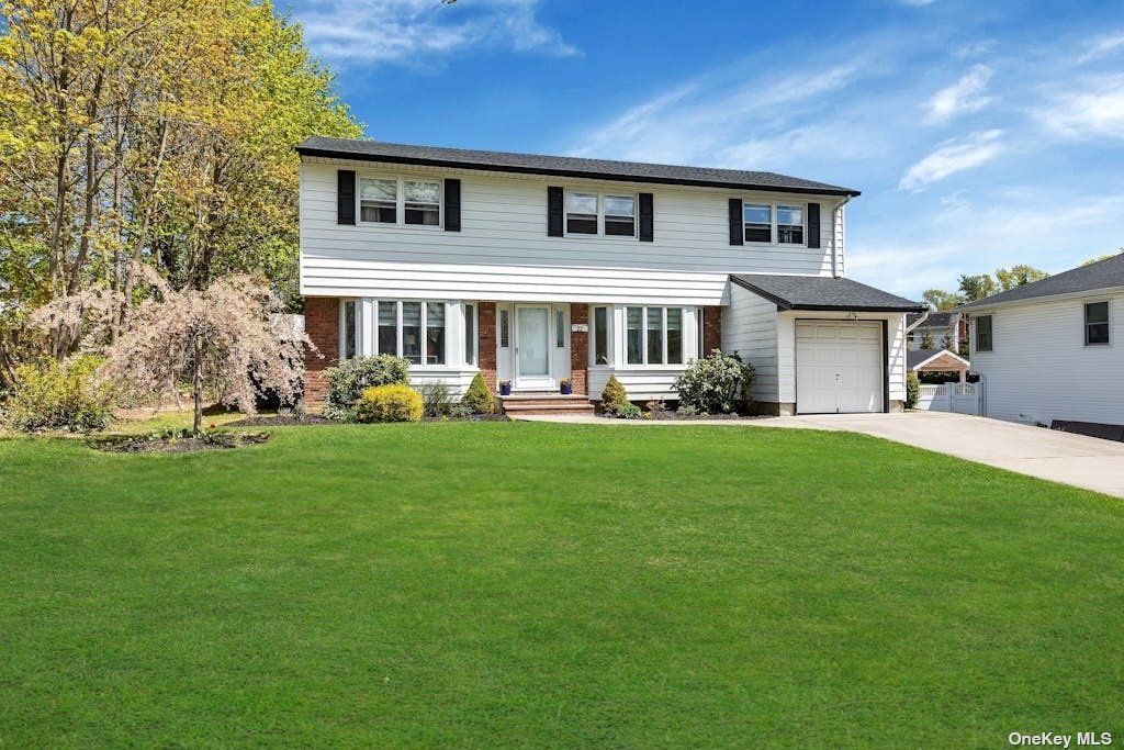 Property for Sale at 11 Byron Road, Commack, Hamptons, NY - Bedrooms: 4 
Bathrooms: 3  - $769,000