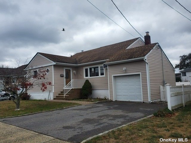 548 Miller Avenue, Freeport, New York image 2