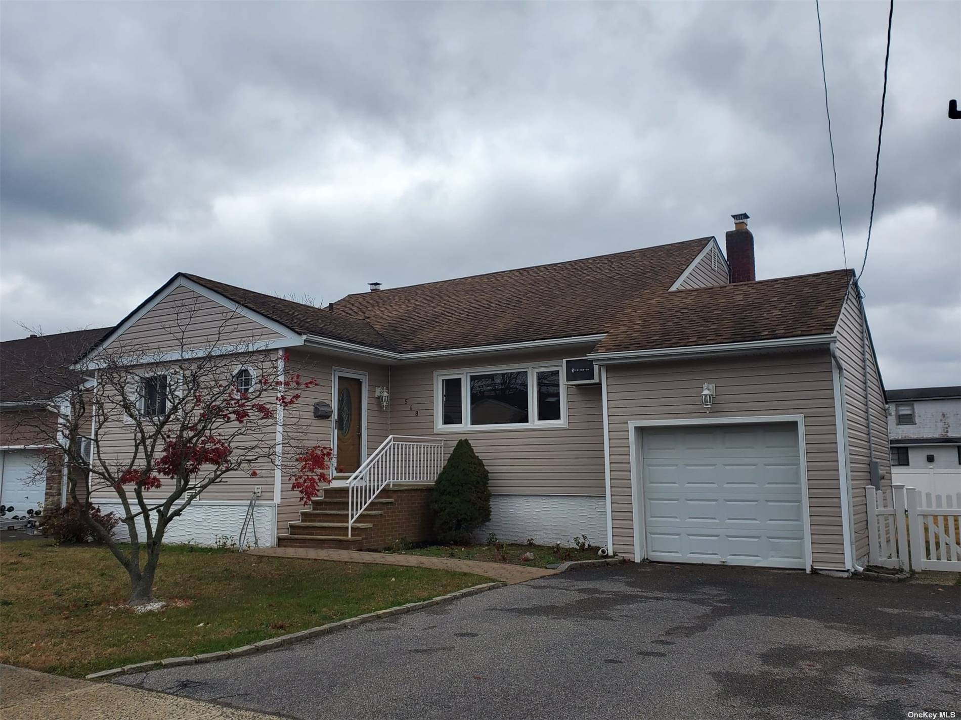 548 Miller Avenue, Freeport, New York image 1