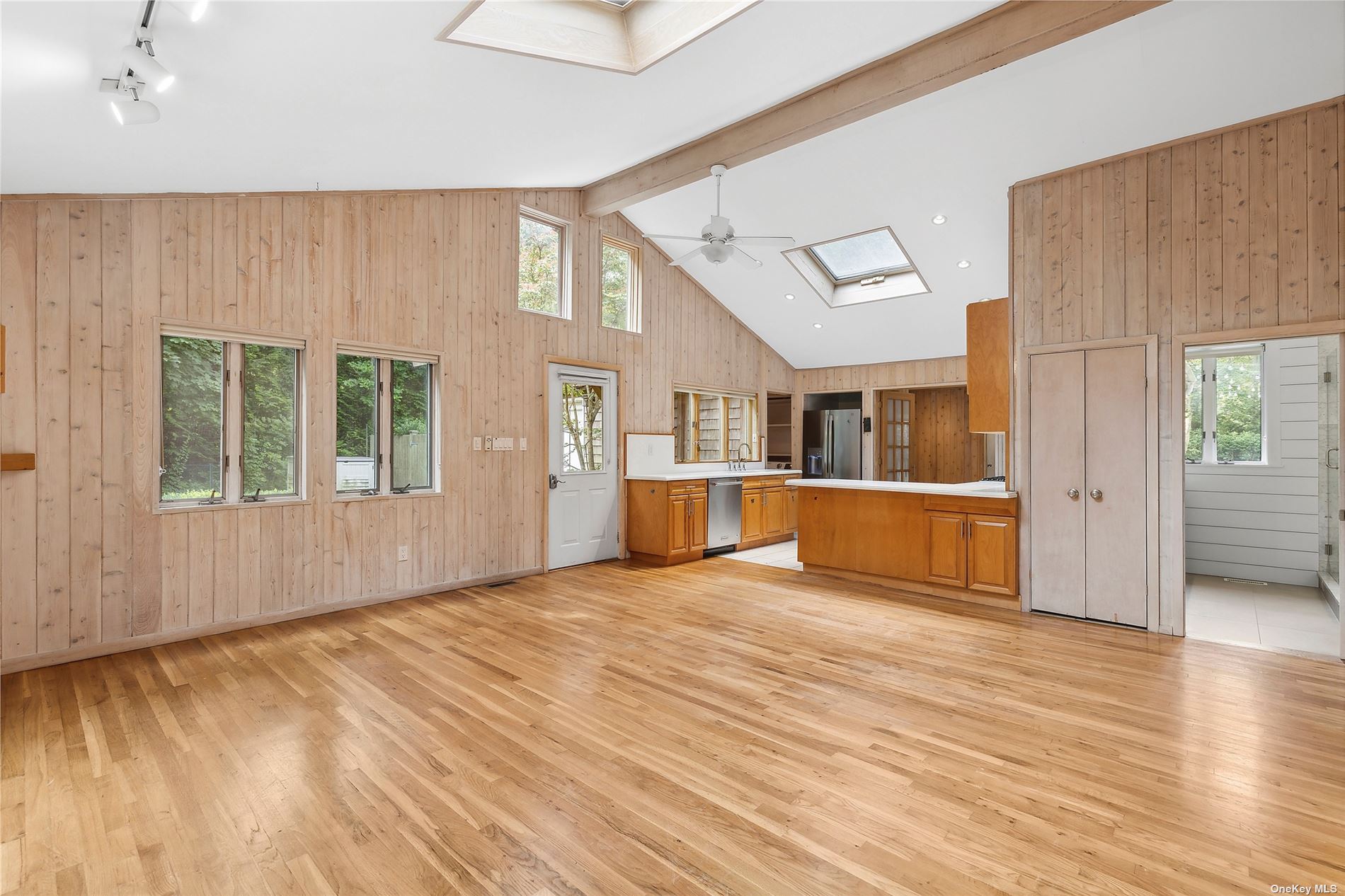 274 Abrahams Path, East Hampton, New York image 3