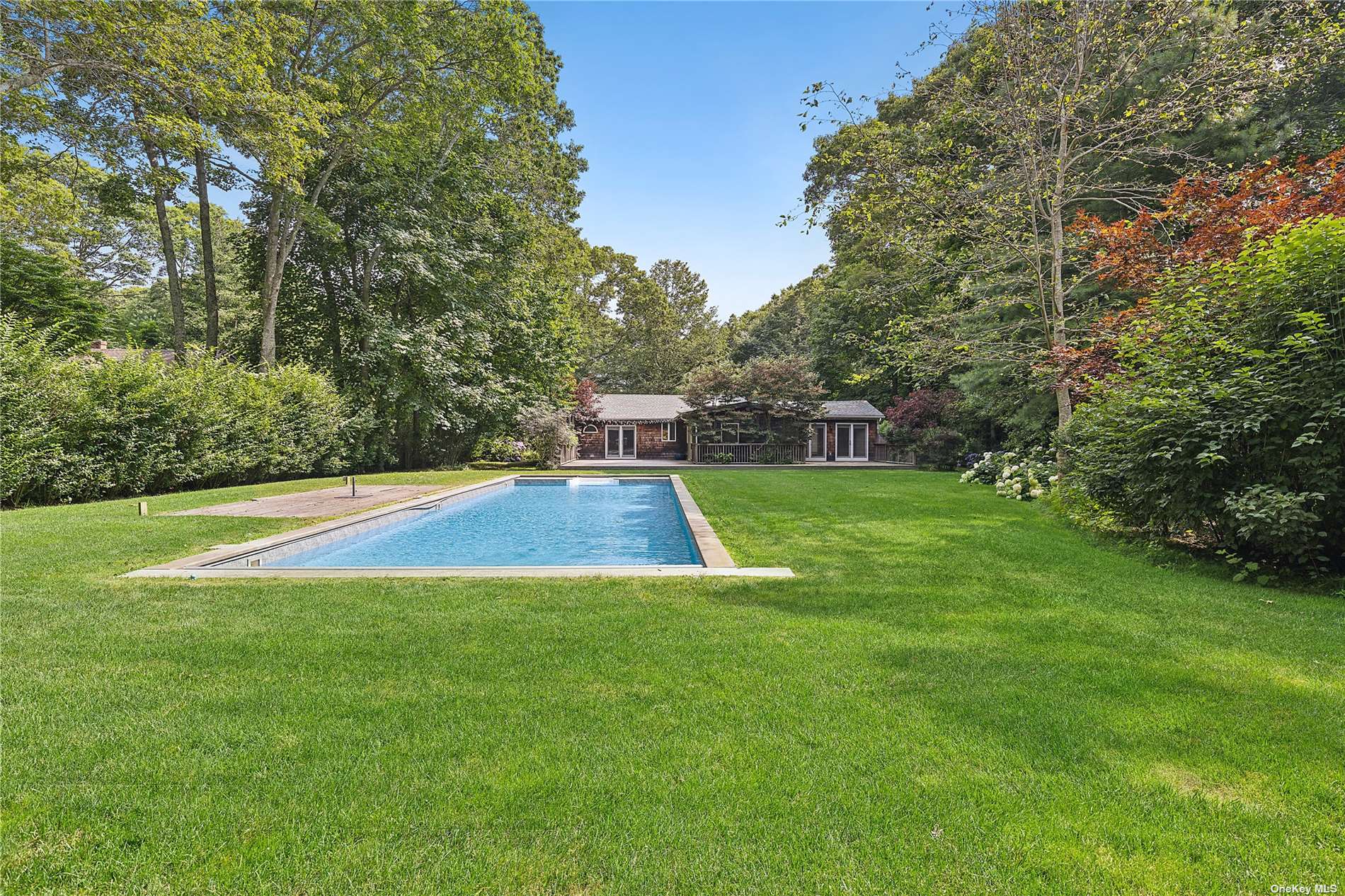 274 Abrahams Path, East Hampton, New York image 2