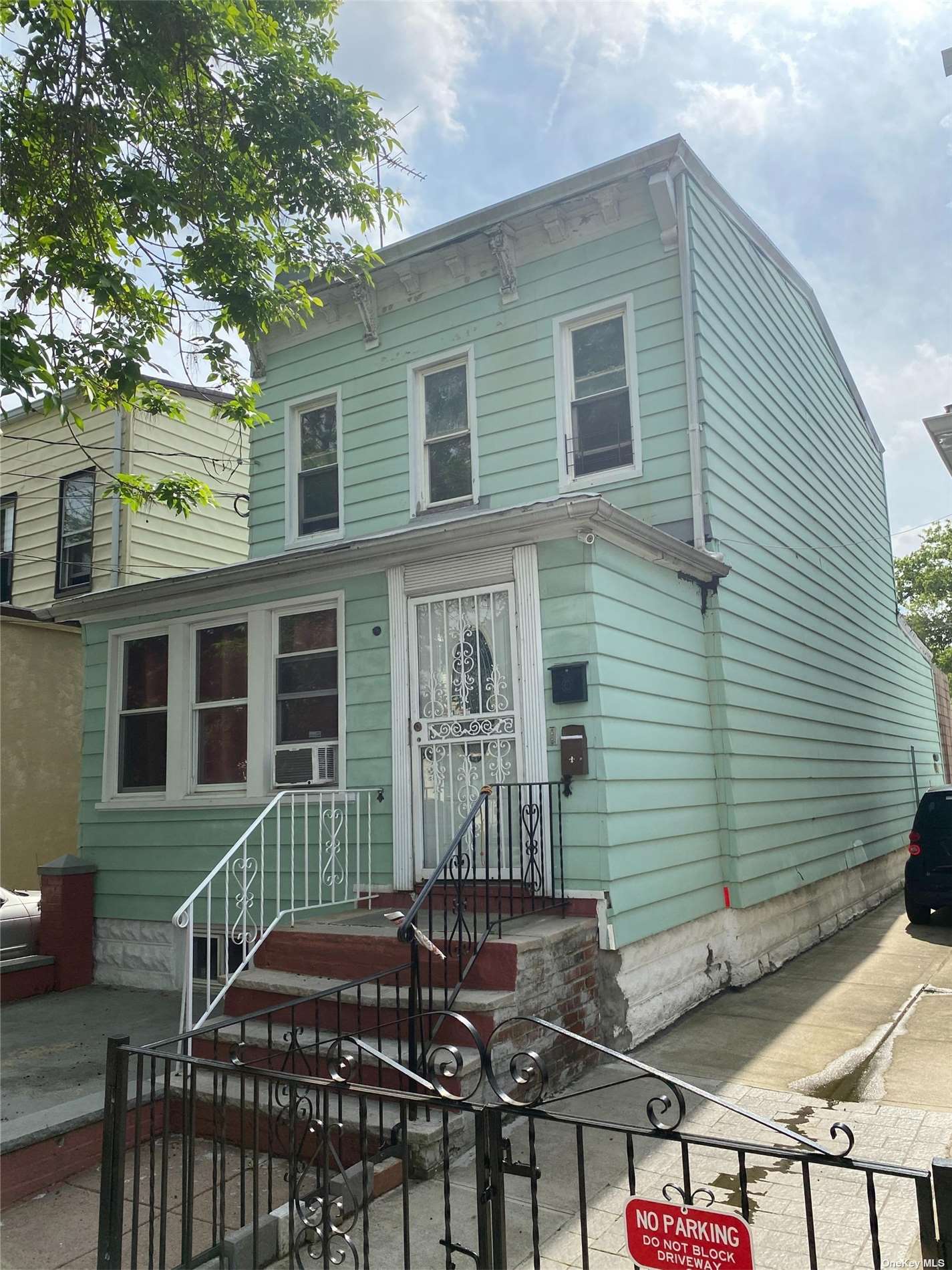 8856 77th St, Woodhaven, Queens, NY - 4 Bedrooms  
3 Bathrooms  
8 Rooms - 