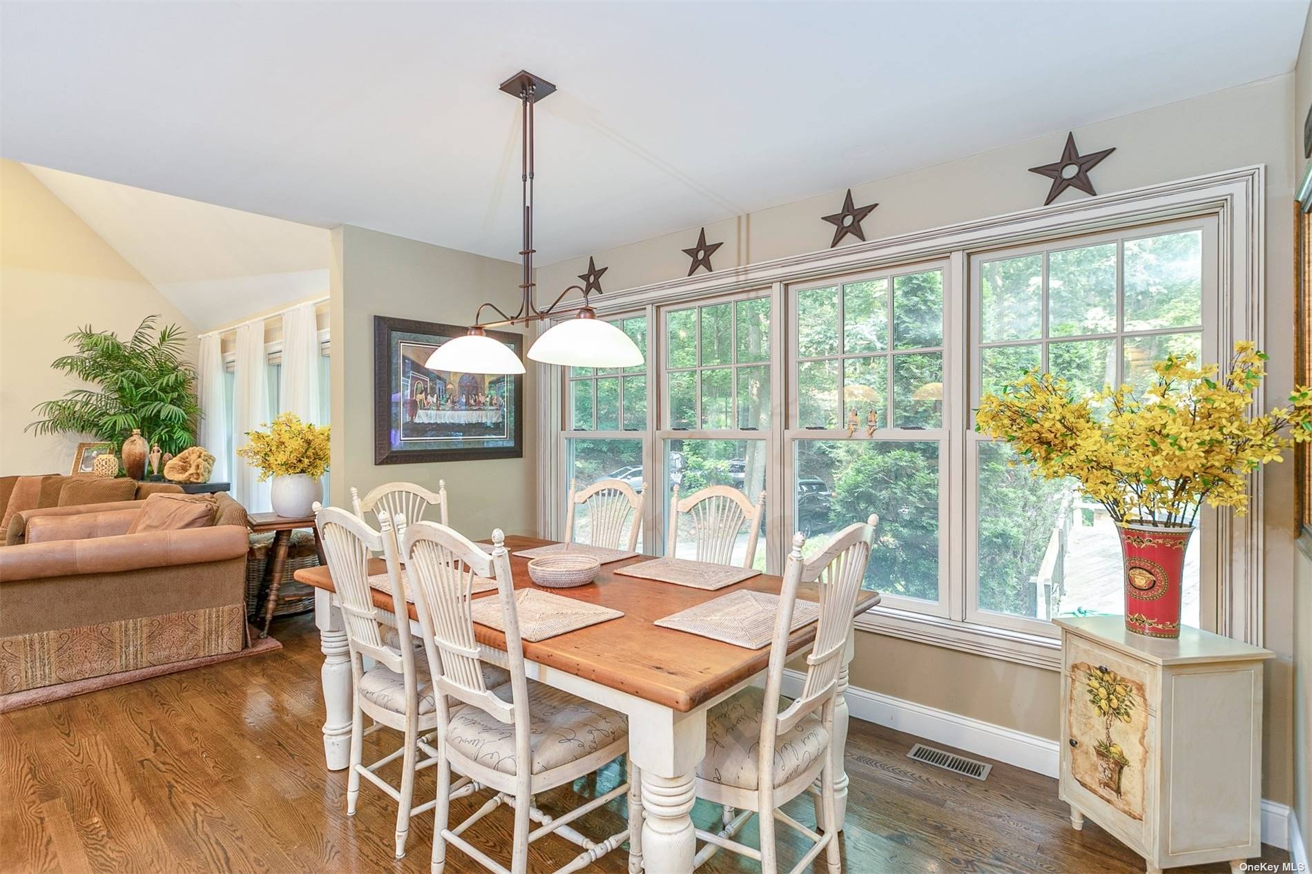 Photo 9 of 21 of 20 Spring Hollow Road house