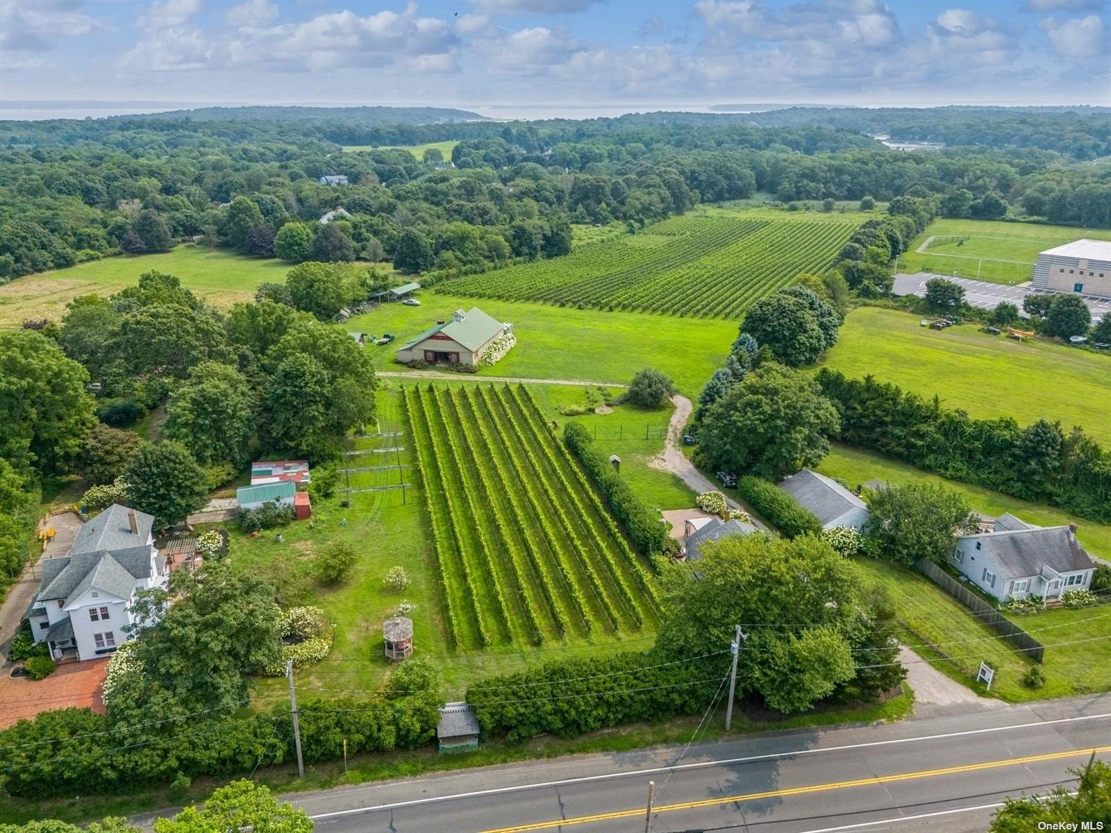 35950 Main Road, Cutchogue, Hamptons, NY - 4 Bedrooms  
2 Bathrooms - 