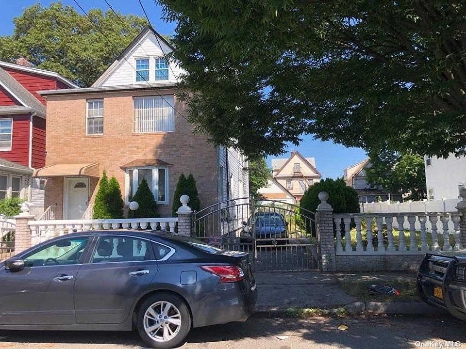 Property for Sale at 14533 Arlington Terrace, Jamaica, Queens, NY - Bedrooms: 9 
Bathrooms: 5 
Rooms: 17  - $1,400,000