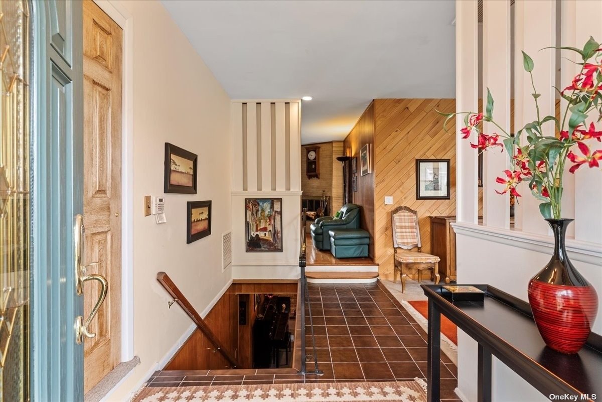 Lido Beach, New York 11561, United States, 6 Bedrooms Bedrooms, ,4 BathroomsBathrooms,Residential,Pending,87537