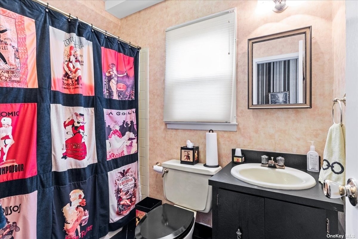 Lido Beach, New York 11561, United States, 6 Bedrooms Bedrooms, ,4 BathroomsBathrooms,Residential,Pending,87537