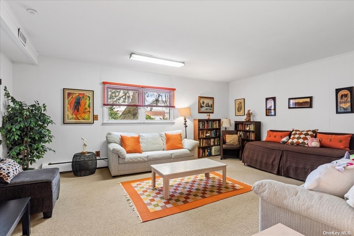 Lido Beach, New York 11561, United States, 6 Bedrooms Bedrooms, ,4 BathroomsBathrooms,Residential,Pending,87537