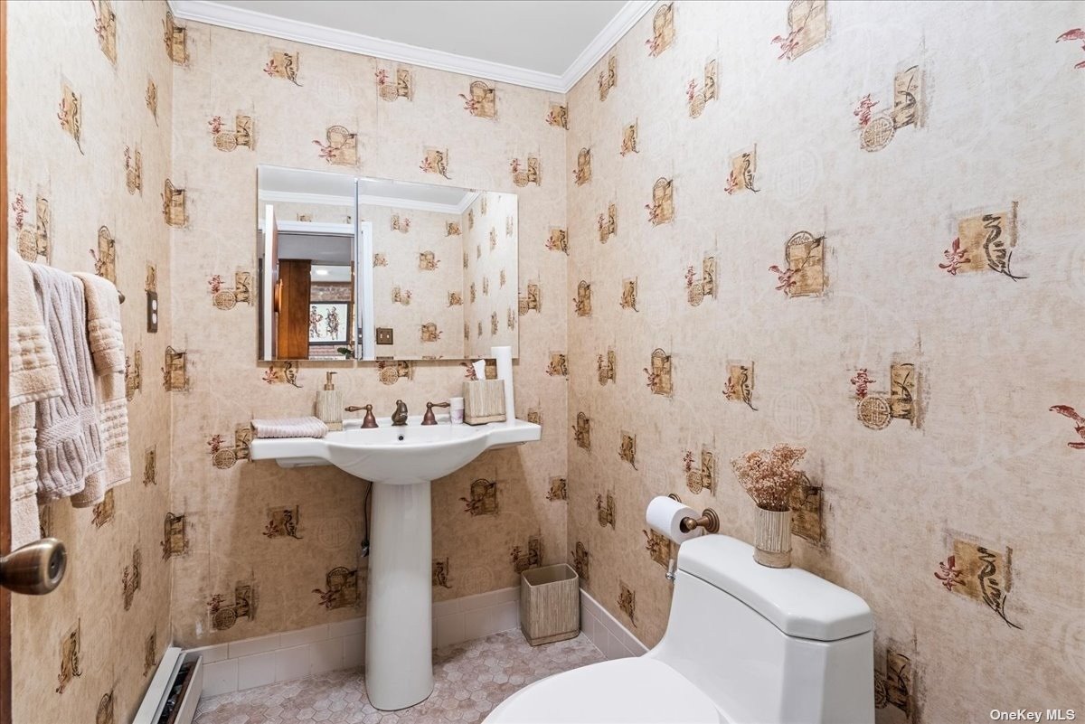 Lido Beach, New York 11561, United States, 6 Bedrooms Bedrooms, ,4 BathroomsBathrooms,Residential,Pending,87537