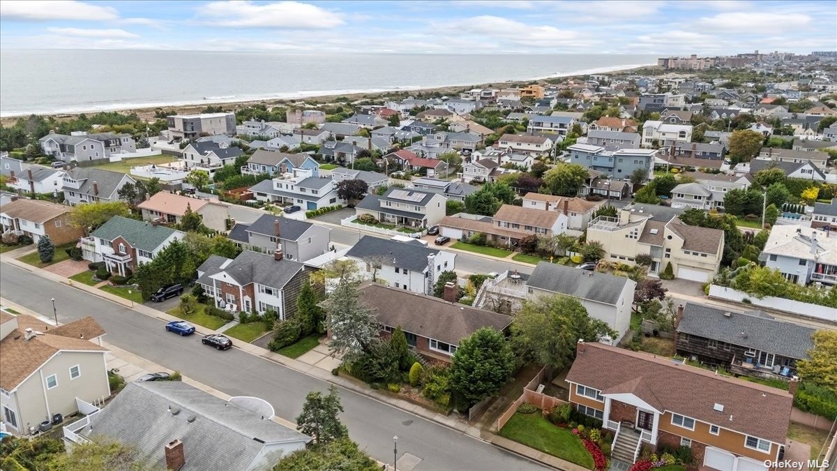 Lido Beach, New York 11561, United States, 6 Bedrooms Bedrooms, ,4 BathroomsBathrooms,Residential,Pending,87537