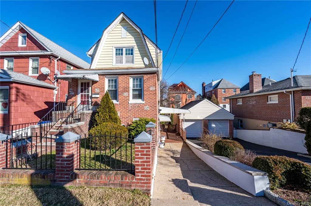 Property for Sale at 1532 Robertson Place, Bronx, New York - Bedrooms: 3 
Bathrooms: 4  - $948,000