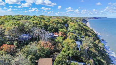 Photo of 10 Acorn Path, Baiting Hollow, NY 11933 (MLS # L3585648)