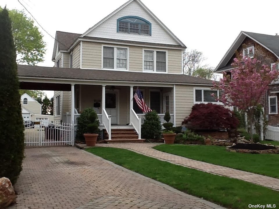 57 Maple Avenue, Bay Shore, New York image 1