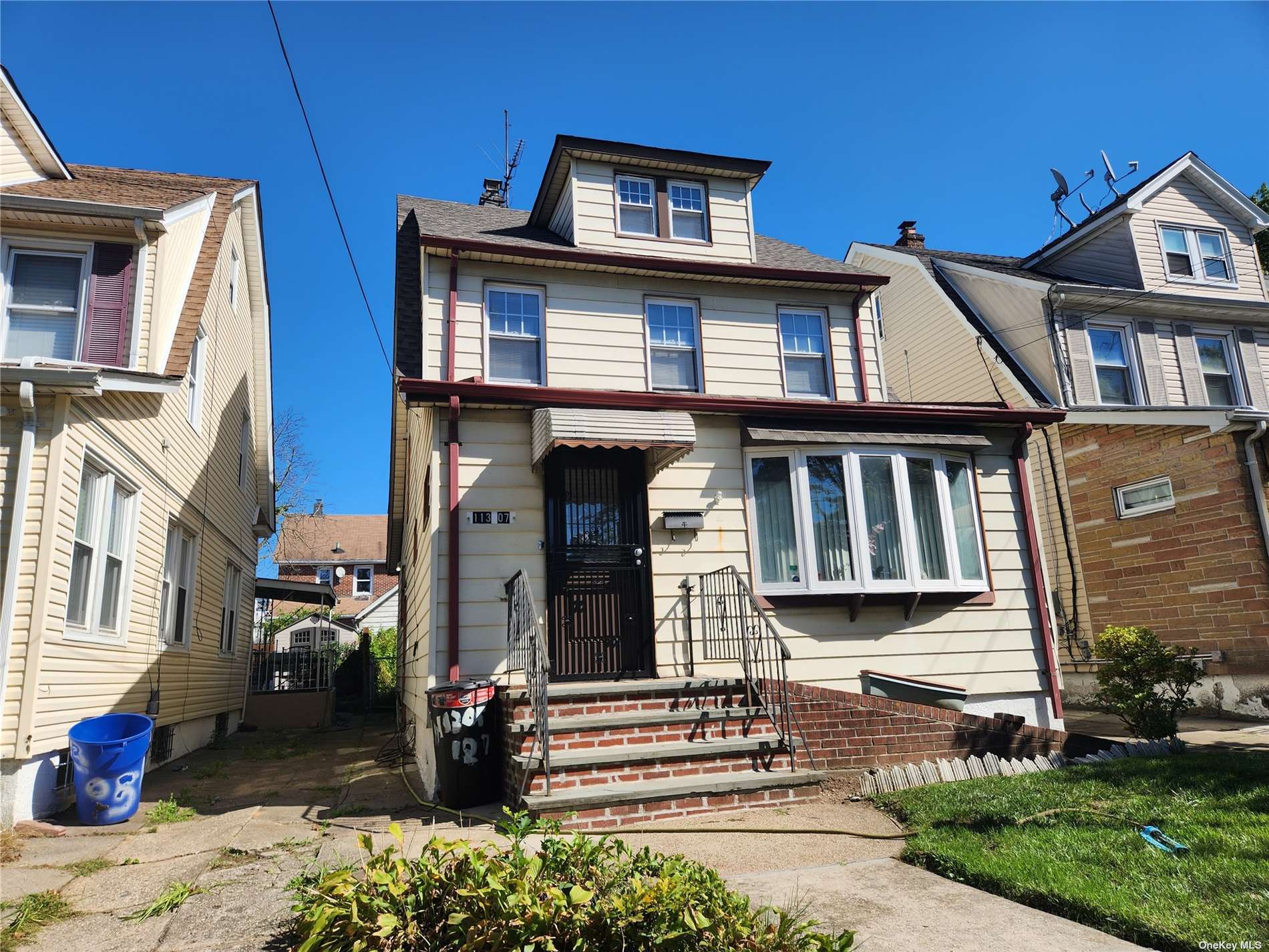 Property for Sale at 11307 197th Street, Saint Albans, Queens, NY - Bedrooms: 4 
Bathrooms: 2 
Rooms: 7  - $639,000