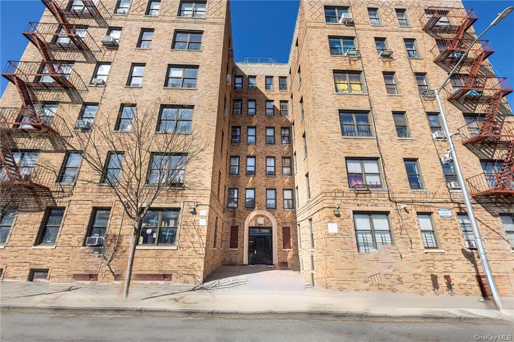 Property for Sale at 1049 Fox Street 6G, Bronx, New York - Bedrooms: 2 
Bathrooms: 1 
Rooms: 4  - $119,000