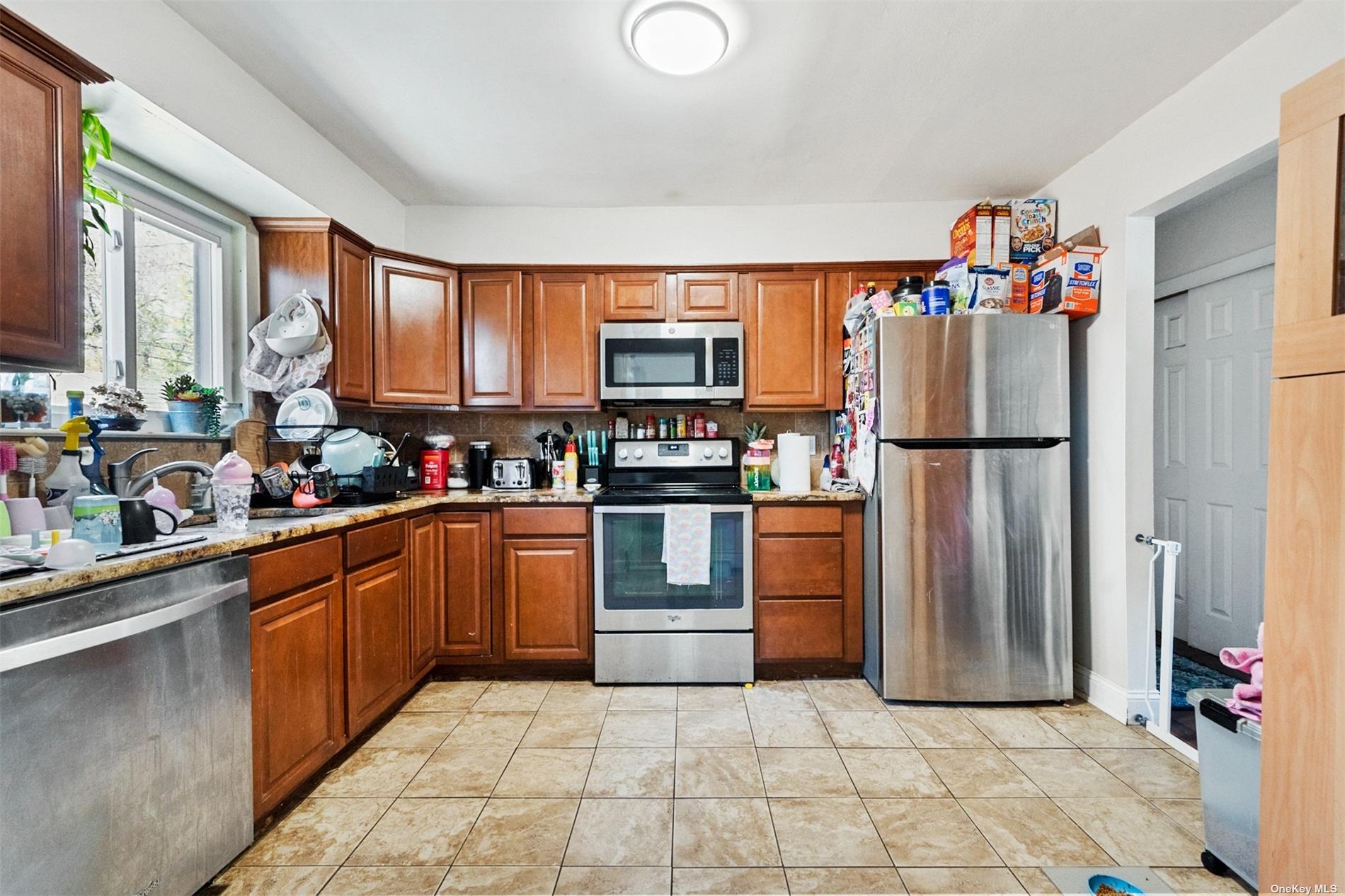 8 Lucille Drive, South Setauket, New York image 5