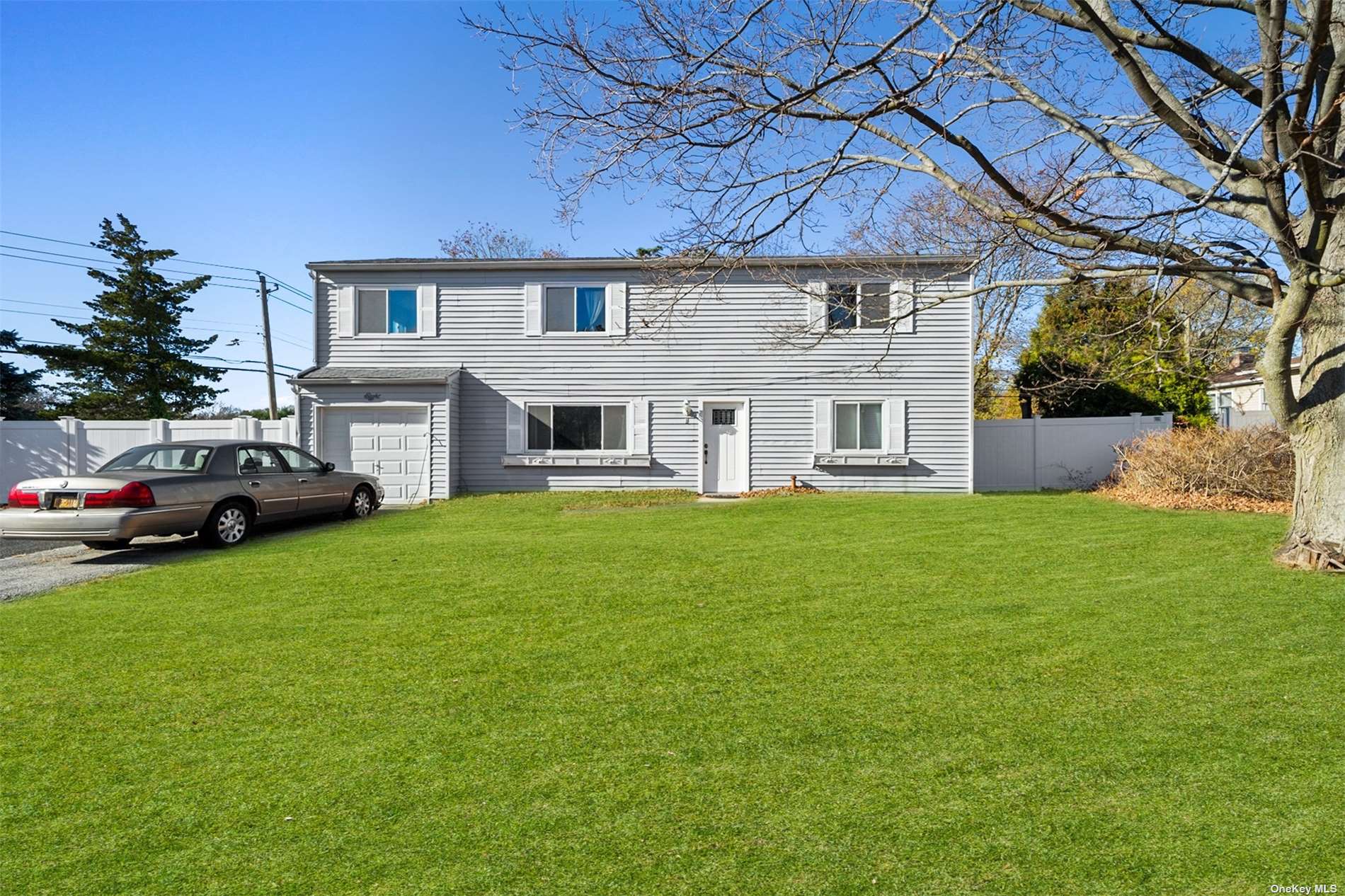 8 Lucille Drive, South Setauket, New York image 1