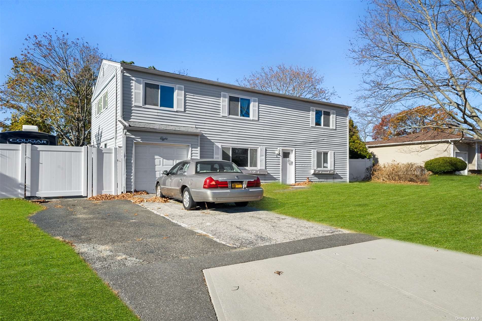 8 Lucille Drive, South Setauket, New York image 2