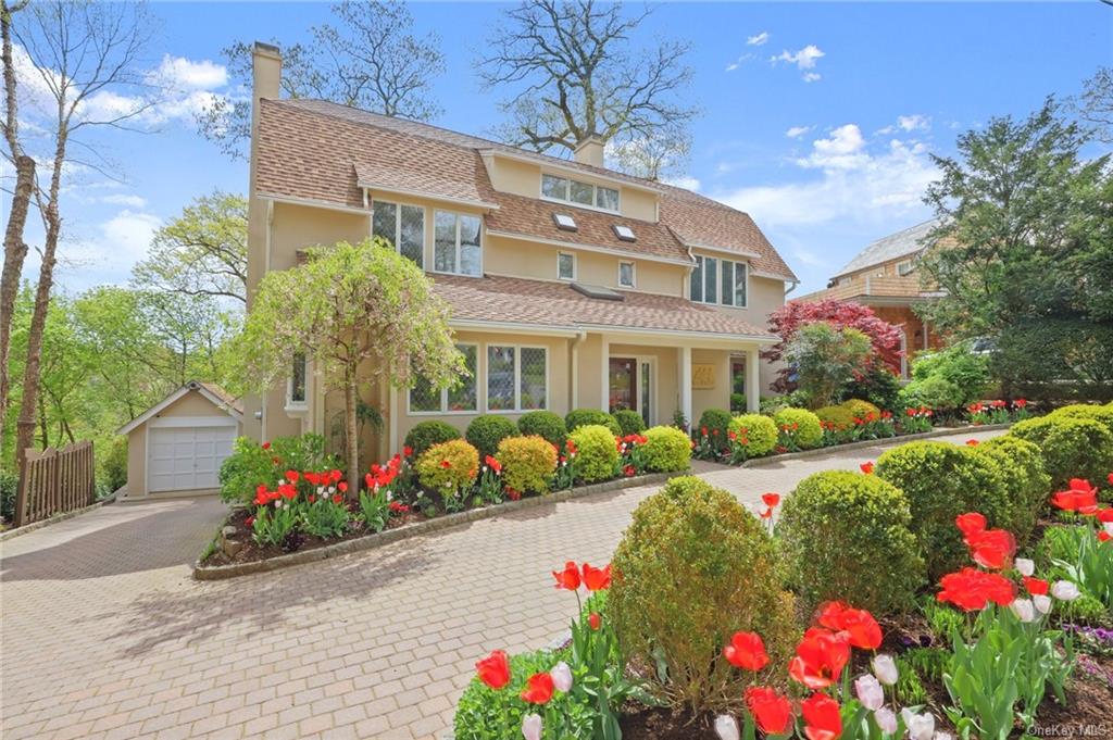 52 Prescott Avenue, Bronxville, New York - 5 Bedrooms  
5 Bathrooms  
10 Rooms - 